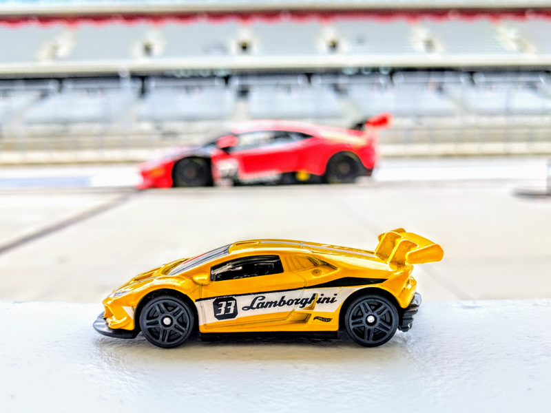 Illustration for article titled Spaghetti Sunday: Lamborghinis on Location